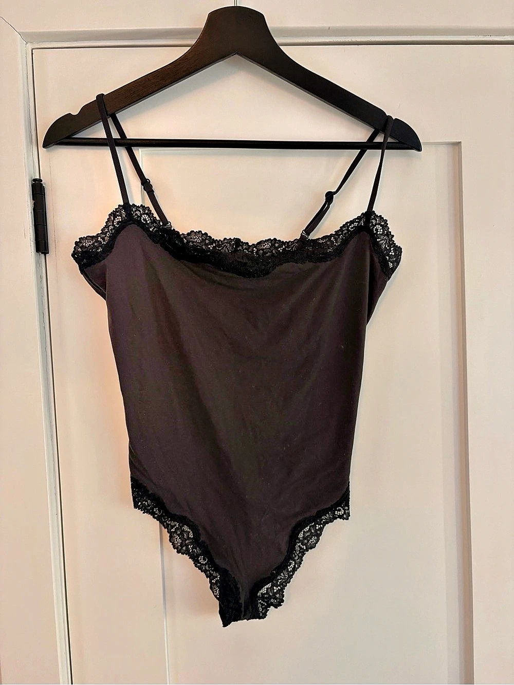 SKIMS Fits Everybody Lace Cami Bodysuit Black